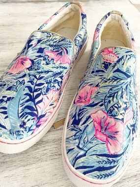Lilly Pulitzer Slip-On Floral Canvas Sneakers size 7.5 (interior peeling)